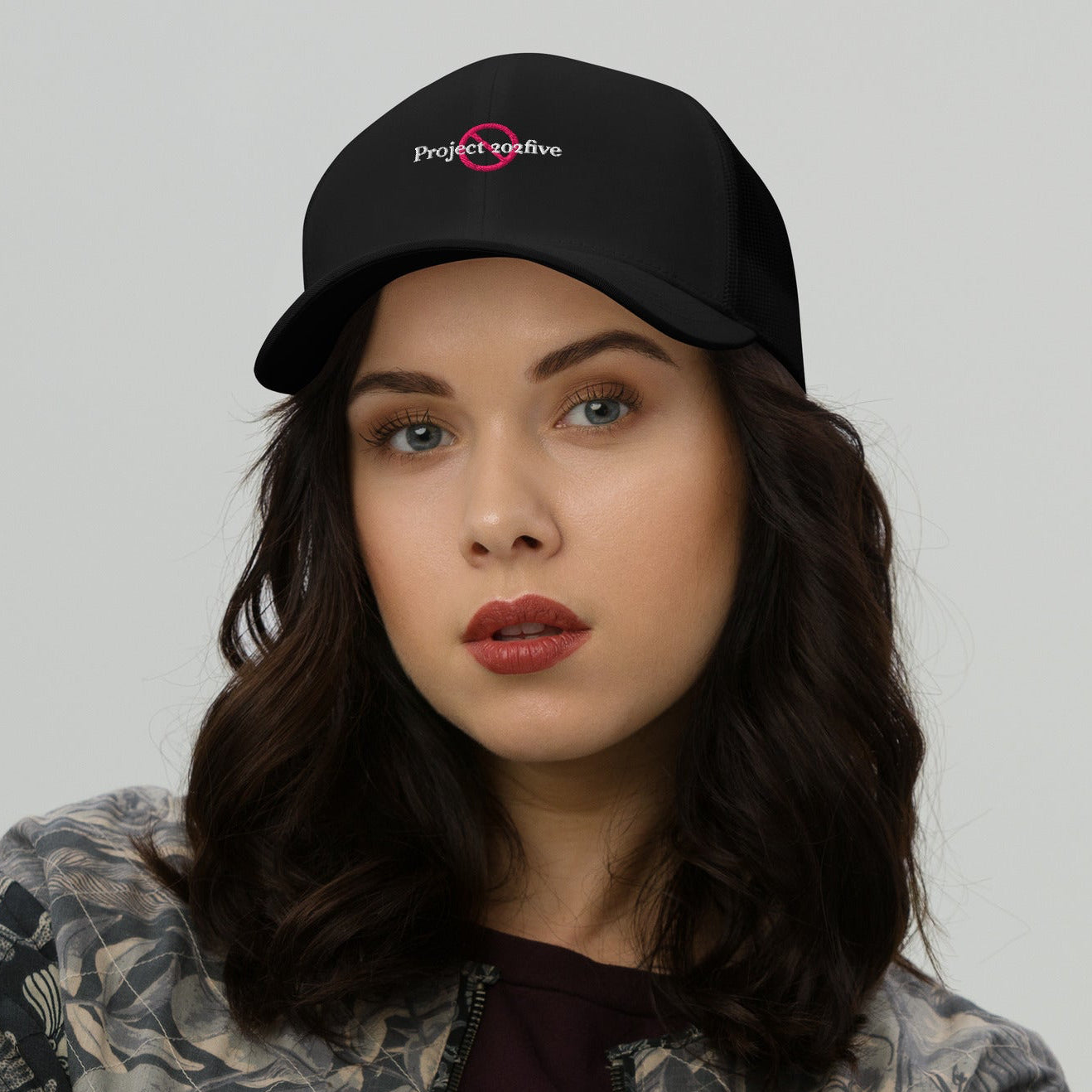 Project 2025 trucker cap with embroidered logo – multiple colors – DETOUR.STORE