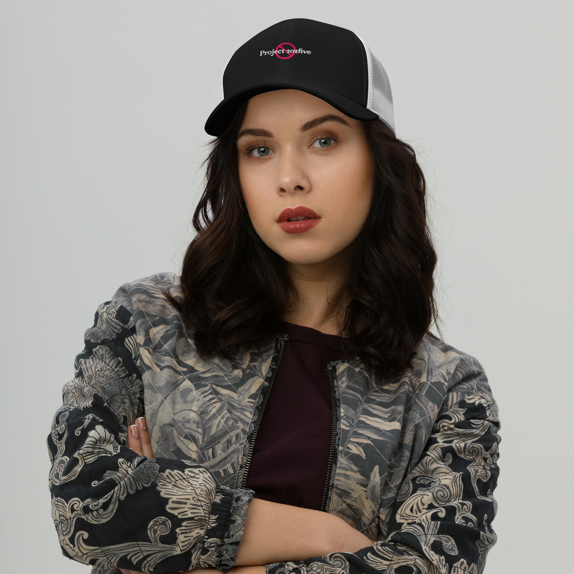 Project 2025 trucker cap with embroidered logo – multiple colors – DETOUR.STORE